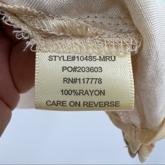 Lovestitch Floral Cold Shoulder Keyhole V-Neckline Multicolor Scarf Blouse - Picture 11 of 11